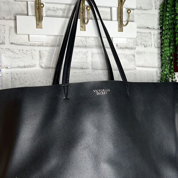 Victoria`s Secret XL Open Tote Bag Faux Leather Black Beach Bag Pool - Picture 2 of 5